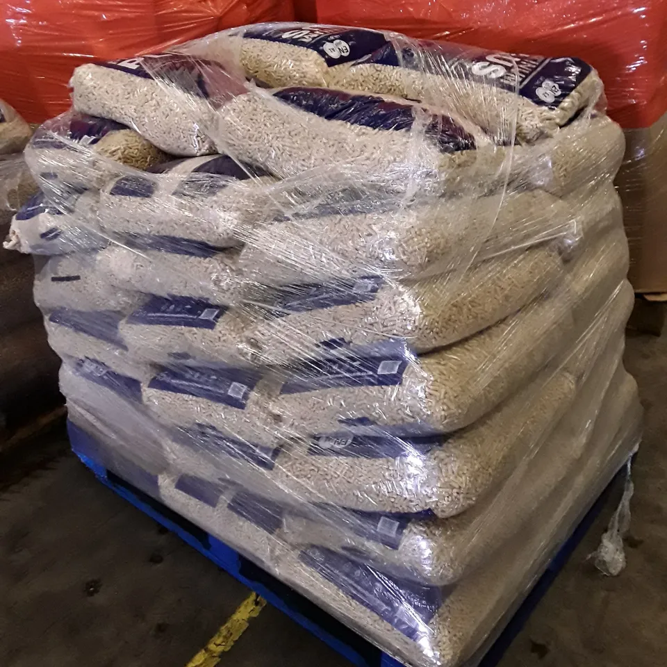 PALLET OF APPROXIMATELY 40 BAGS OF PLATINUM PLUS WOOD PELLETS