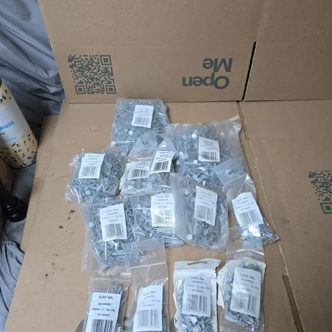ASSORTED SIZES OF GALVANIZED CLOUT NAILS APPROXIMATELY 4.75KG 