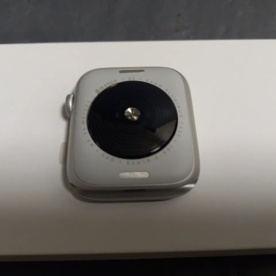 APPLE WATCH SE 44MM 