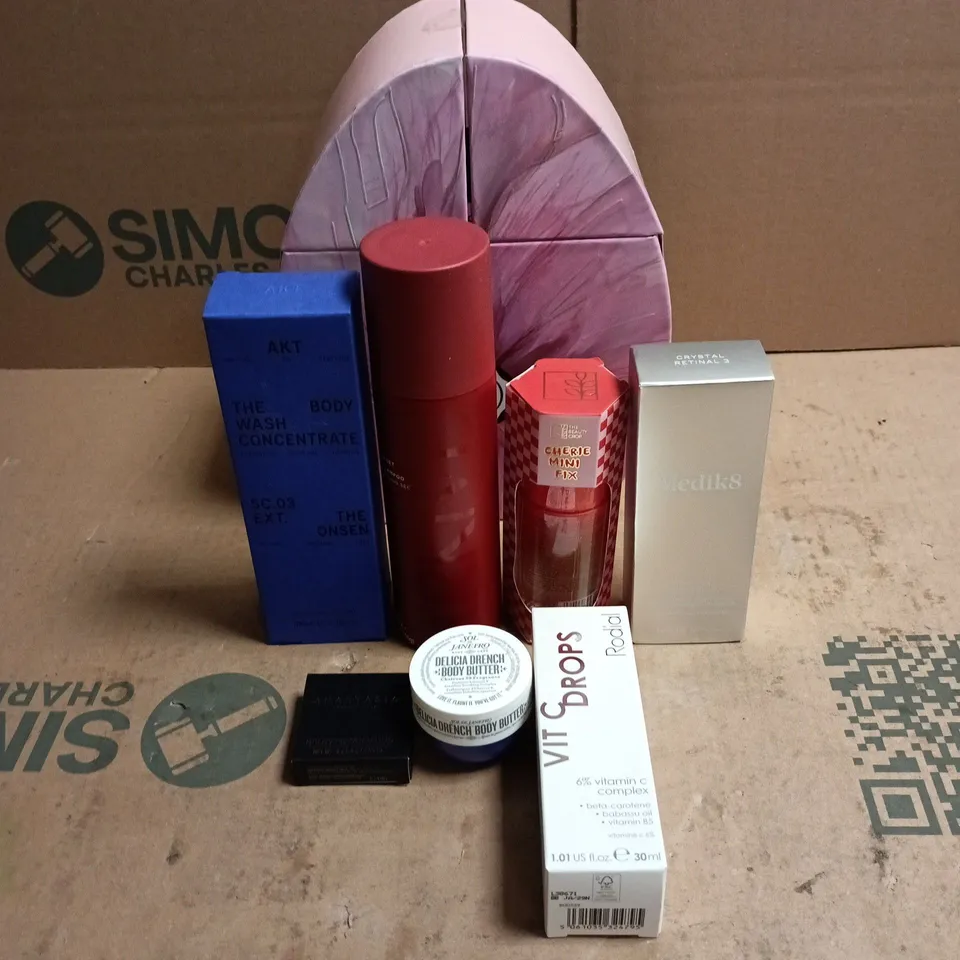 GLOSSYBOX 7 ITEM GIFT SET TO INCLUDE RODIAL, AKT, MEDIK8, THE BEAUTY CROP ETC