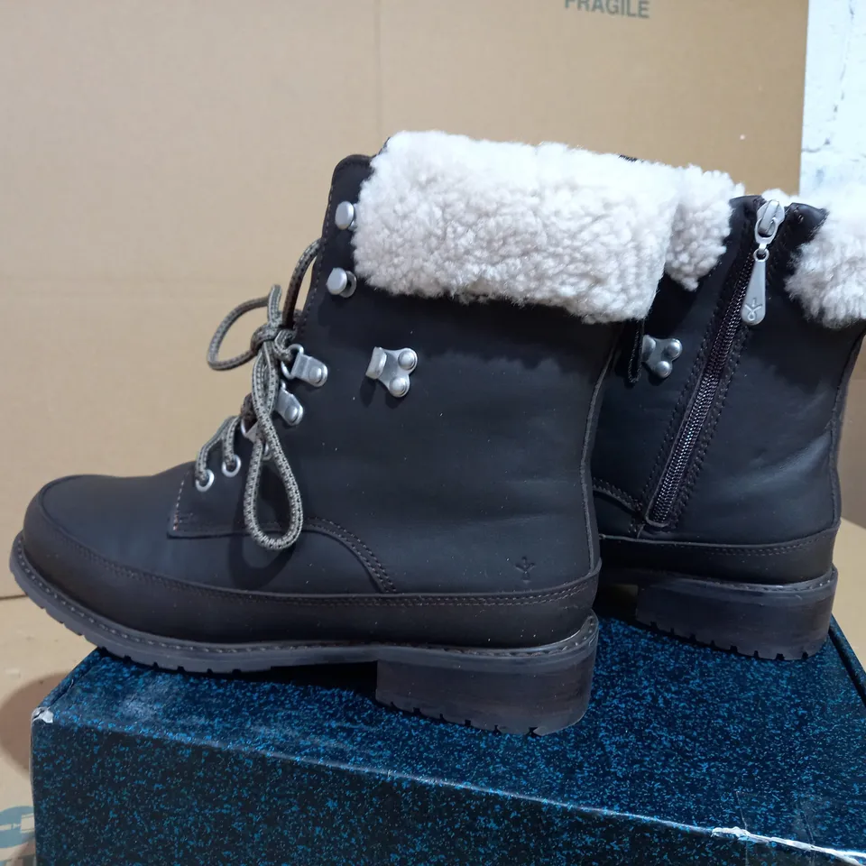 EMU OKAB WATERPROOF BOOTS ESPRESSO COLOUR SIZE 7