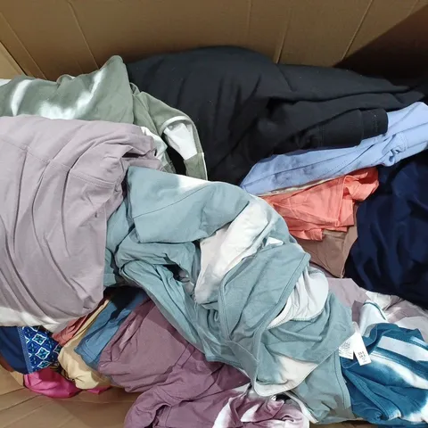 LARGE BOX OFF ASSORTED CLOTHING ITEMS TOO INCLUDE SHIRTS , JUMPERS AND DRESSES 