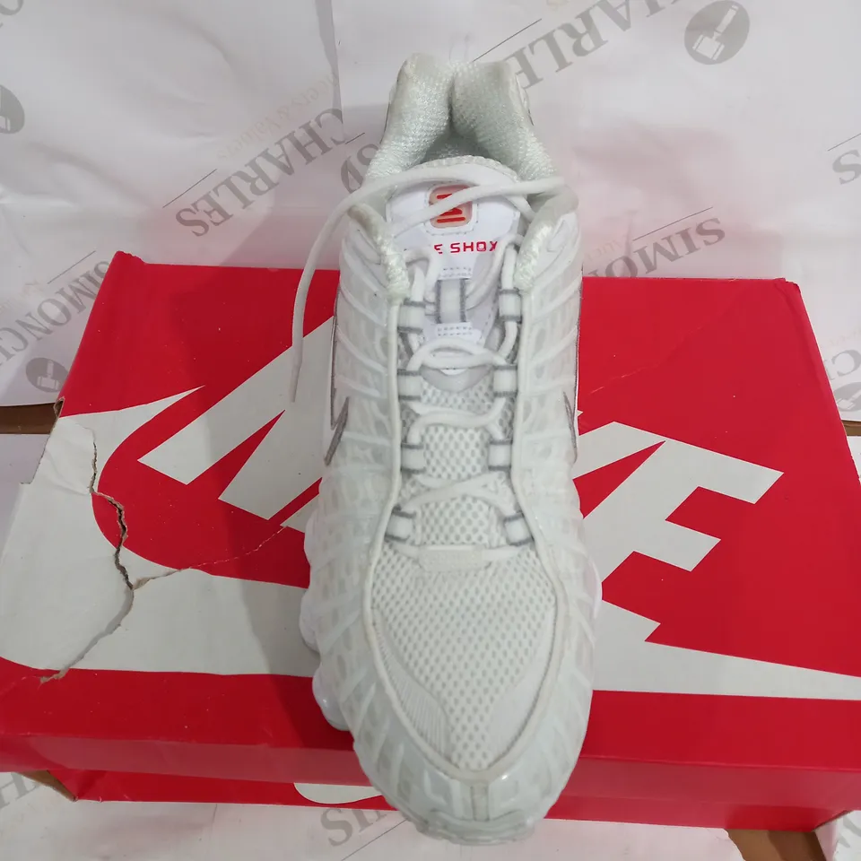 BOX PART OF NIKE SHOX TL IN GREY/WHITE- UK 8
