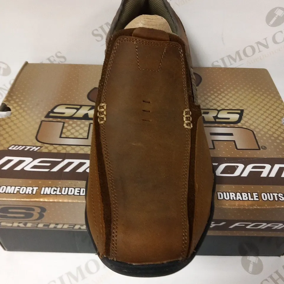 BOXED SKETCHERS ZINROY SIZE 9