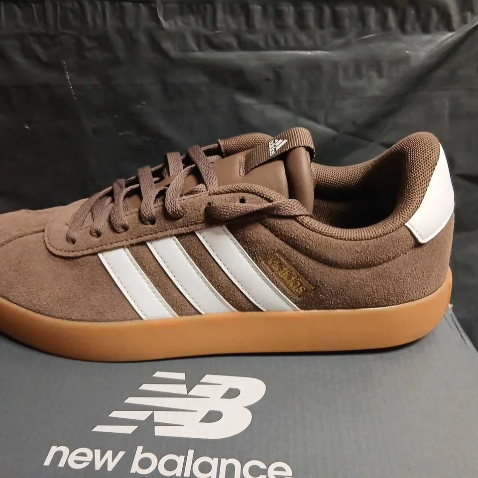ADIDAS SUEDE TRAINERS – BROWN WITH WHITE STRIPES SIZE 8