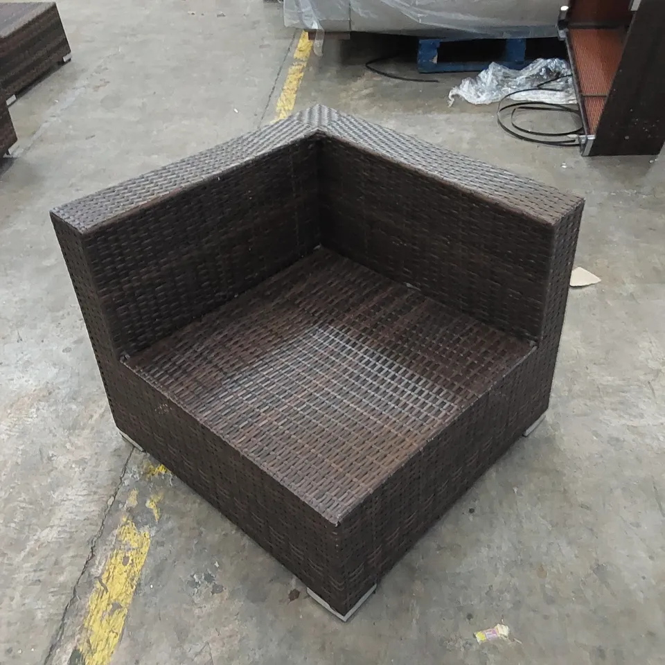 RATTAN CORNER PIECE BROWN