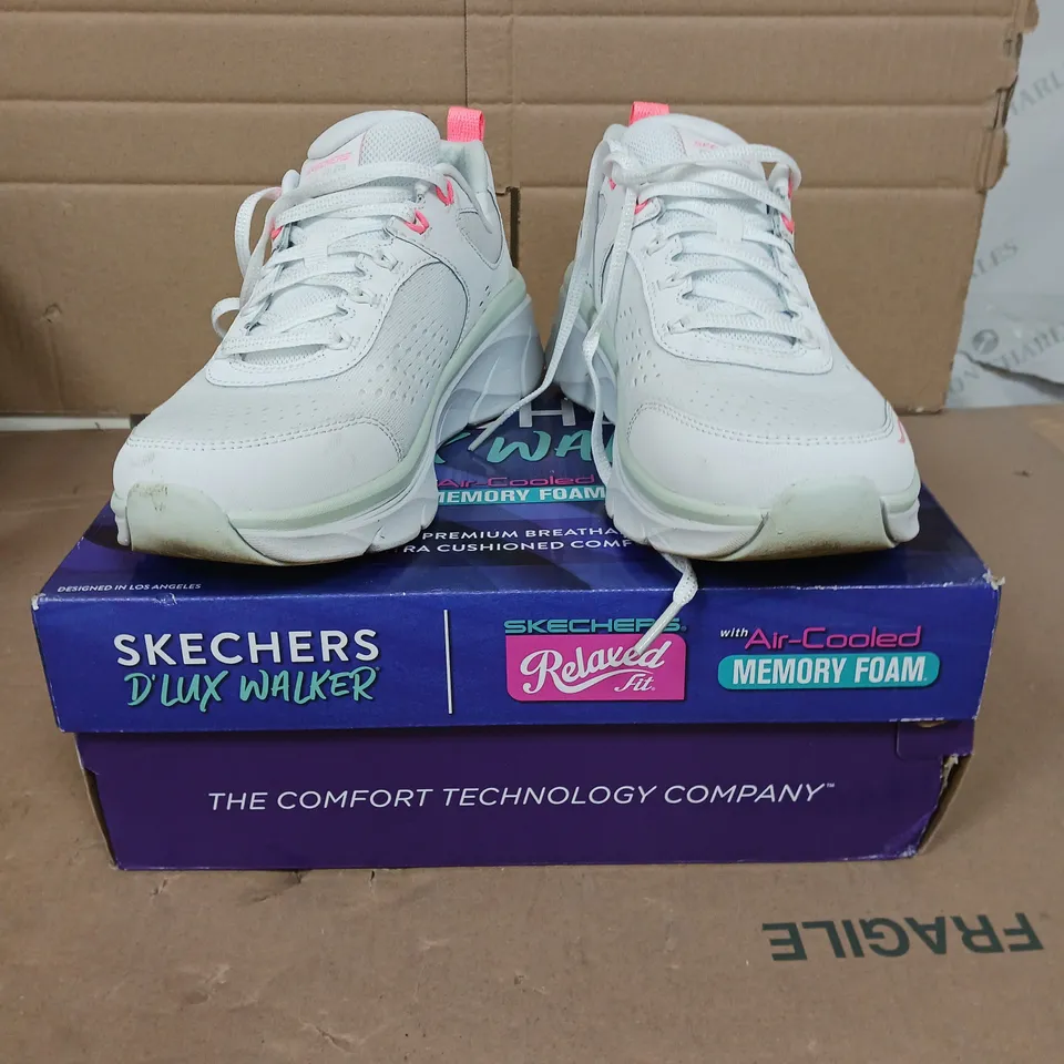 SKECHERS D'LUX WALKER TRAINERS WHITE SIZE 3.5