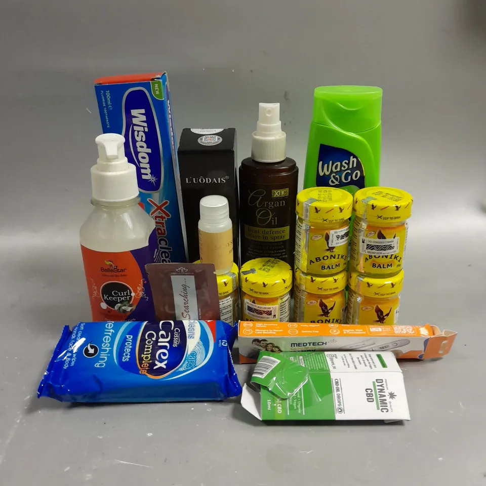 LOT OF APPROX 15 HEALTH AND BEAUTY ITEMS TO INCLUDE ARGAN OIL HEAT DEFENCE LEAVE IN SPRAY (150ML), LUODAIS PERFUME HAIR CARE ESSENTIAL OIL (60ML), DYNAMIC CBD OIL DROPS (10ML), ETC. 