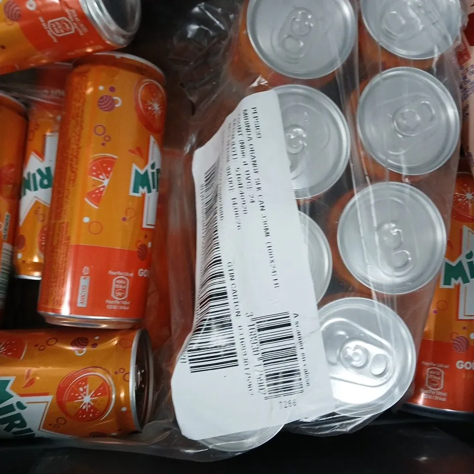 APPROXIMATELY 10 ASSORTED FOOD AND DRINK ITEMS TO INCLUDE RED BULL, REIGN, FANTA, ETC