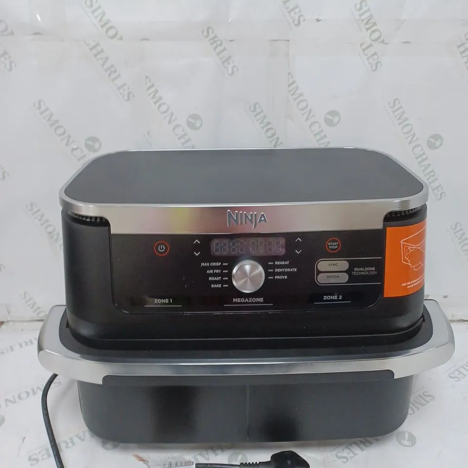 BOXED NINJA 10.4L FOODI FLEXDRAWER DUAL AIR FRYER AF500UK IN BLACK