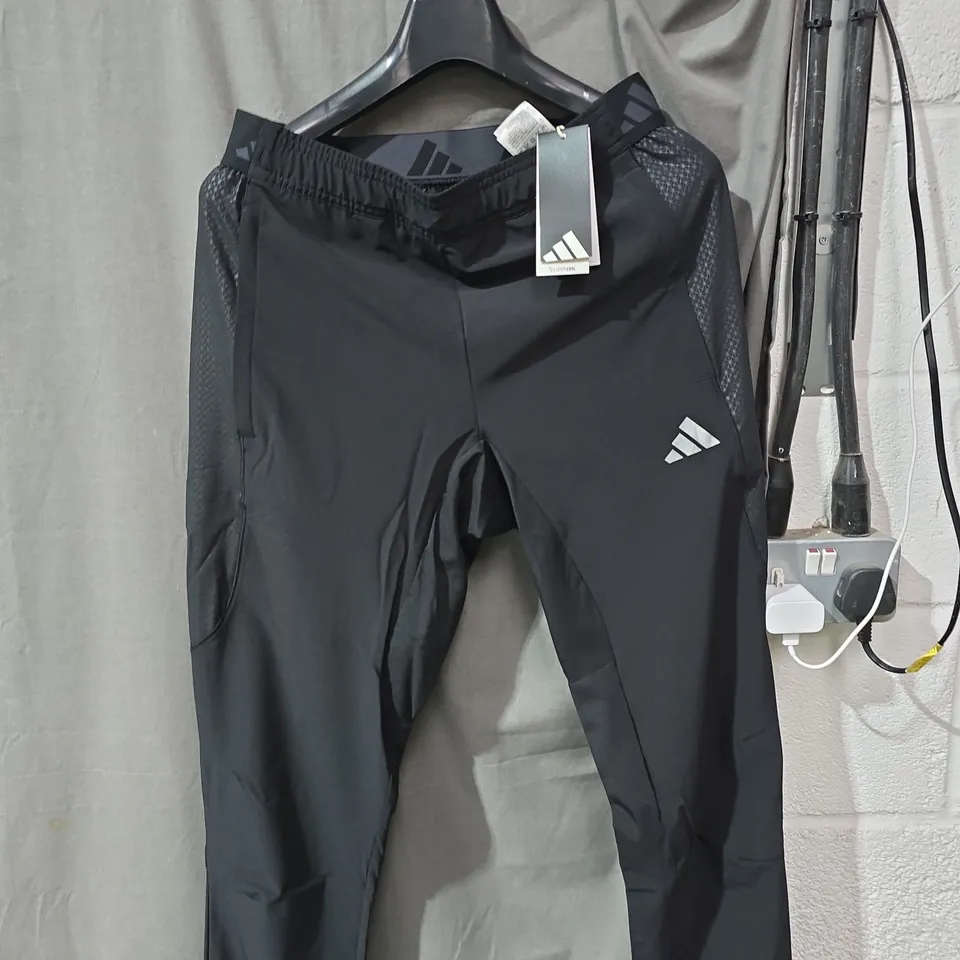 ADIDAS TECH APP PANT – MEN'S, BLACK/CARBON, UK M