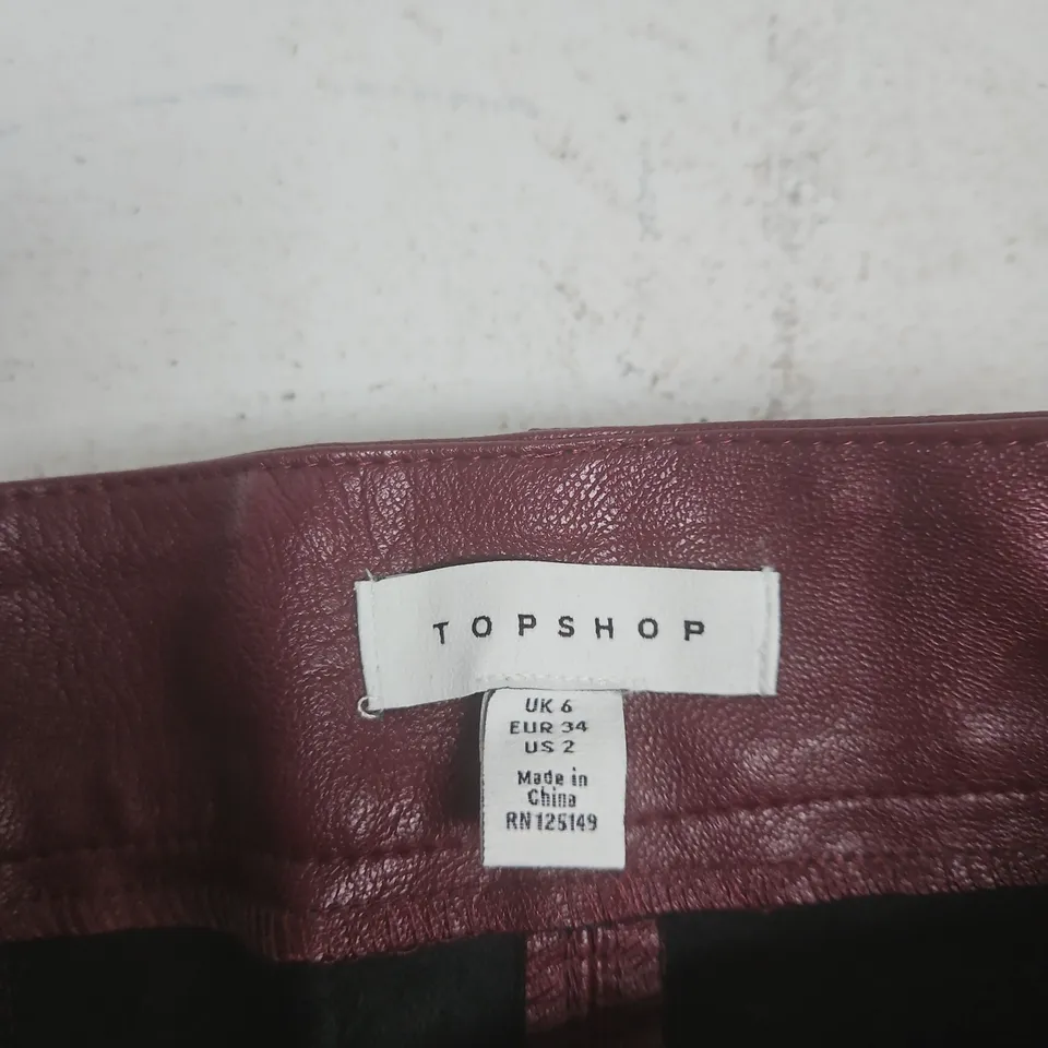 TOPSHOP BURGUNDY LEATHER-EFFECT MINI SKIRT – UK 6 