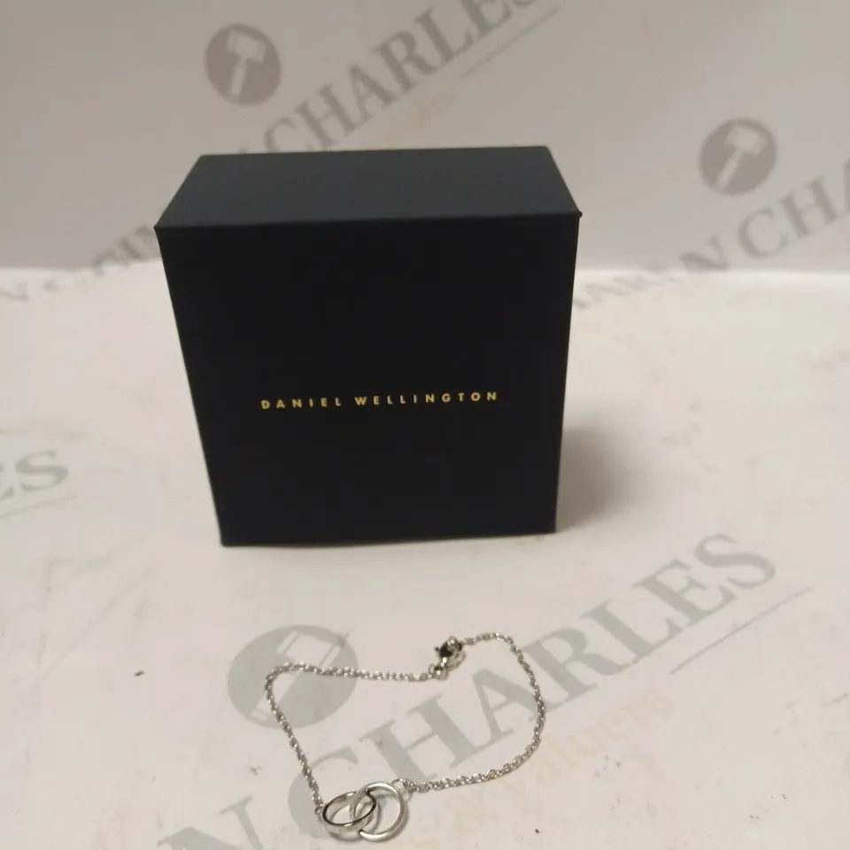 BOXED DANIEL WELLINGTON SILVER CHAIN ACCESSORY 