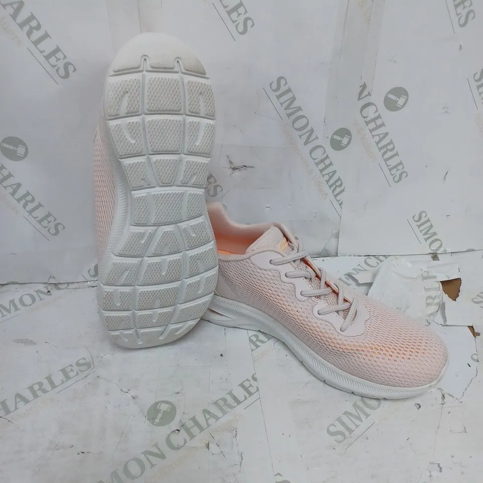 BOXED BOBS SPORT TRAINERS WITH MEMORY FOAM SIZE 6