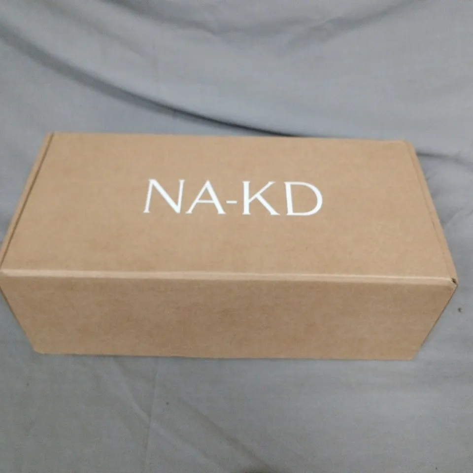 BOXED NA-KD AUBERGINE PATENT LEATHER BALLET FLATS – UK 6 (EU 39) 