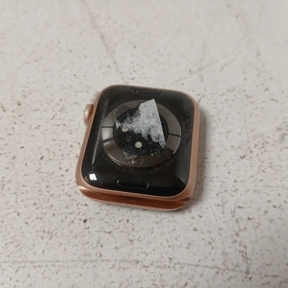 APPLE WATCH SERIES 6 40MM GPS ALUMINIUM GOLD