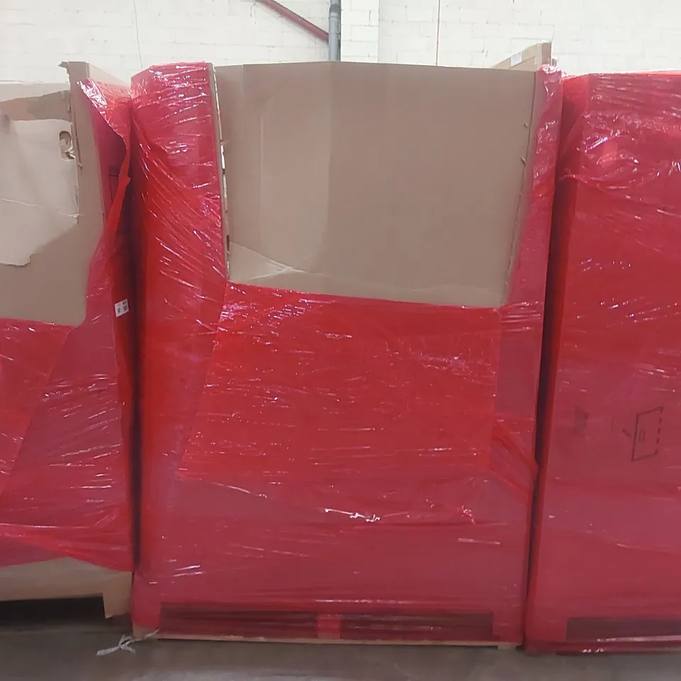 PALLET CONTAINING A LARGE QUANTITY OF ASSORTED ITEMS INCLUDING: VANITY MIRROR, HANGING WALL FILES HOLDER, KITCHEN STOVE, NUTCRACKER ECT