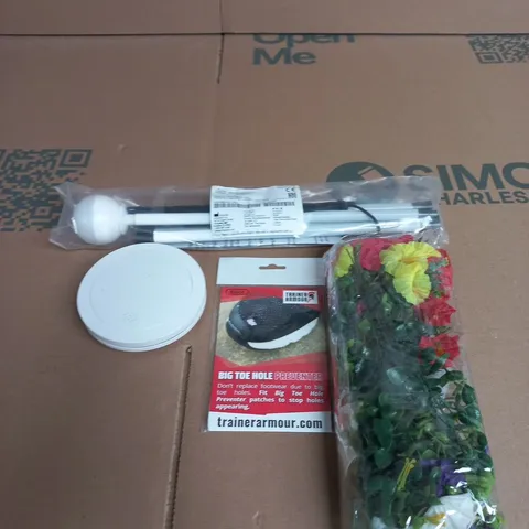 APPROXIMATELY 15 ASSORTED HOUSEHOLD PRODUCTS TO INCLUDE FAUX FLOWER ARRANGEMENT, MOBILITY CANE AND BIG TOE HOLE PREVENTER