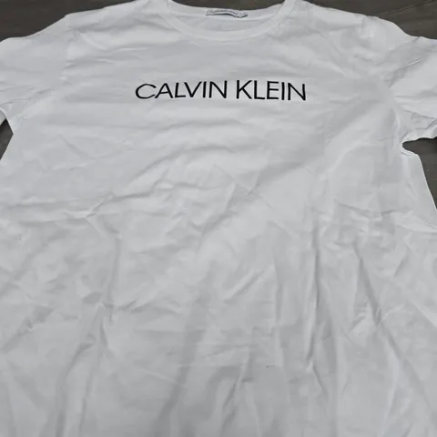 CALVIN KLEIN LOGO TEE - SIZE 16