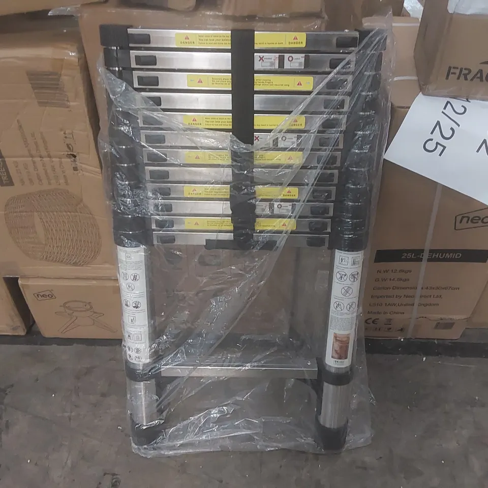 BOXED TELESCOPIC LADDER