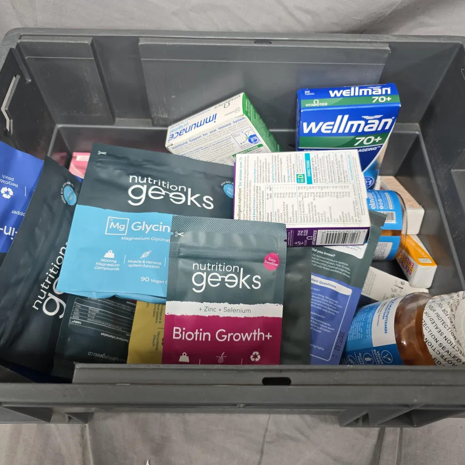 APPROX 15 ASSORTED VITAMIN AND DIETARY SUPPLEMENTS TO INCLUDE WELLMAN 70+ VITAMIN TABLETS & NUTRITION GEEKS SUPPLEMENTS – MAGNESIUM GLYCINATE & BIOTIN GROWTH+ (ASSORTED BOX)