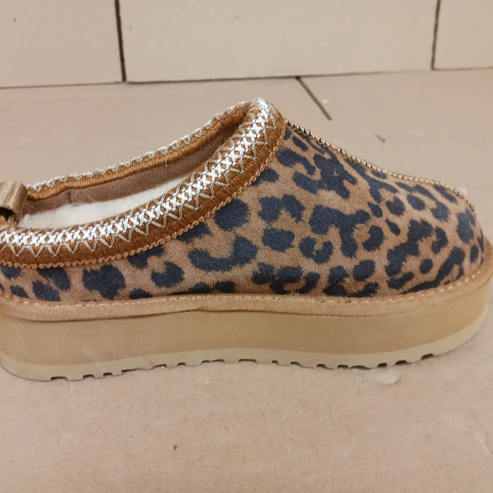 PAIR OF UGG CHUNKY SOLED SLIDE ON SHOES IN ANIMAL PRINT - UK 6