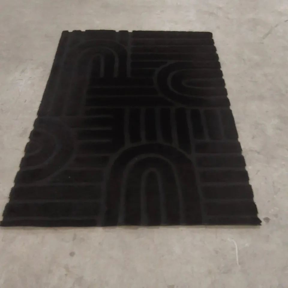 QUALITY DESIGNER AREA RUG - APPROXIMATELY 170 x 120cm