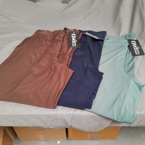 BOXED LOT OF APPROX 11 PAIRS OF KIM & CO LADIES TROUSERS. VARIOUS COLOURS AND SIZES