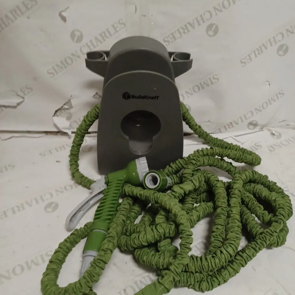 BUILDCRAFT EXPANDABLE HOSE WITH HOSE HOLDER AND NOZZLE