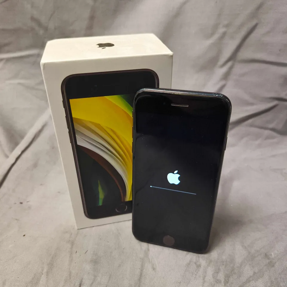 APPLE IPHONE SE SMARTPHONE 