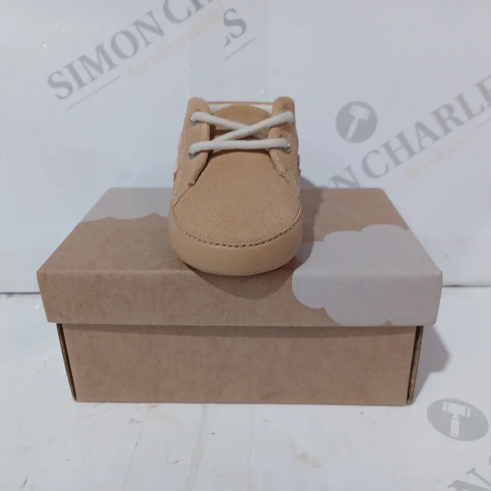 BOXED PAIR OF VEJA BABY SUEDE SHOES IN DESERT SAND COLOUR UK SIZE 2