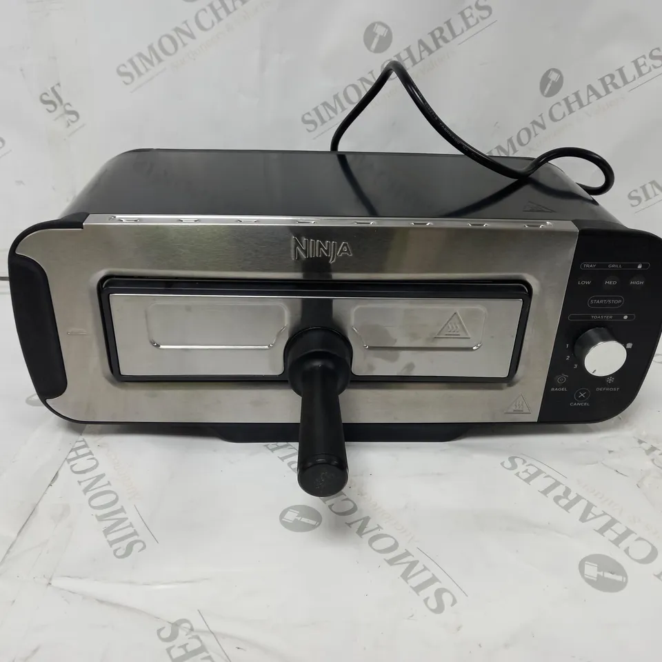 BOXED NINJA 2 IN 1 TOASTER & GRILL ST100UK