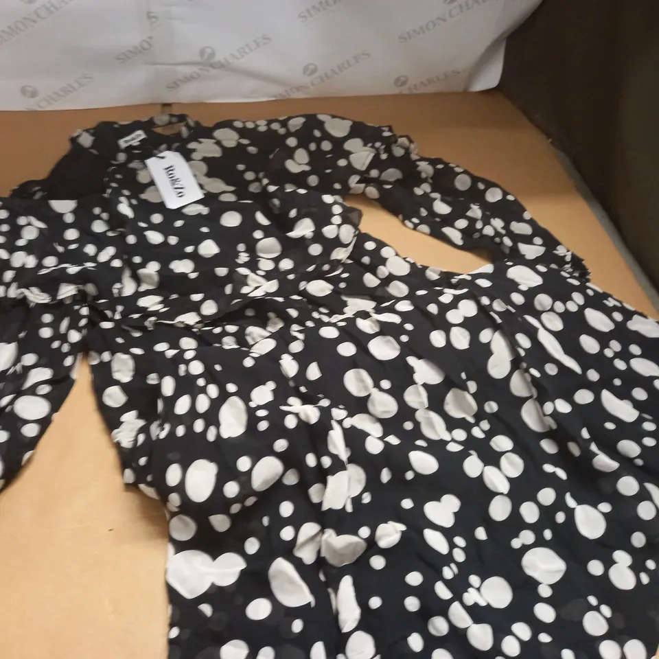 RO&ZO MILLIE ABSTRACT SPOT COLD SHOULDER MIDI DRESS - UK 18