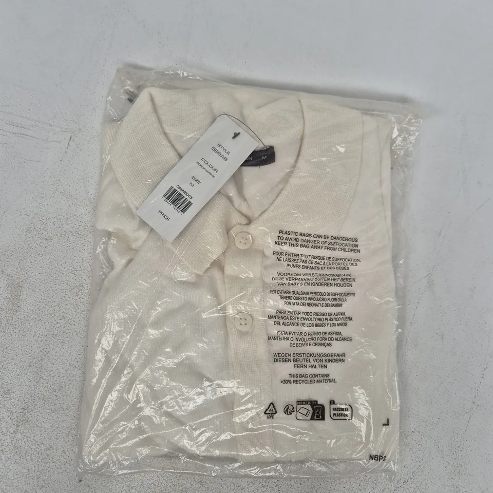 BAGGED FRENCH CONNECTION BUTTON-UP TOP IN ECRU SIZE MEDIUM