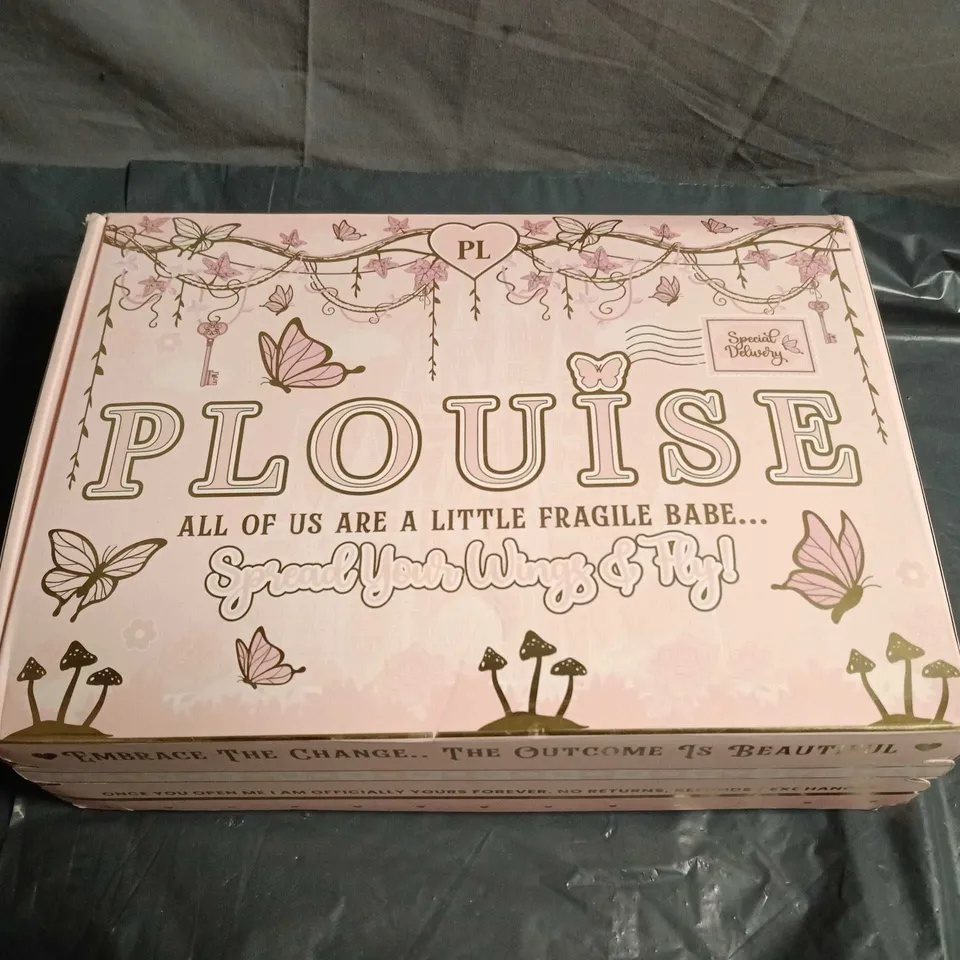 P LOUISE MAKE-UP PALETTE BOX