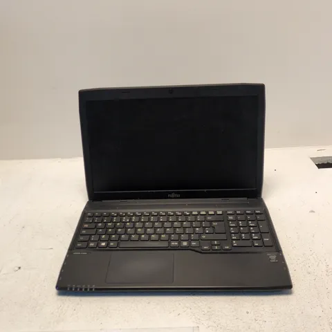 FUJITSU LIFEBOOK A544 LAPTOP – WINDOWS 8 PRO, DC 19V