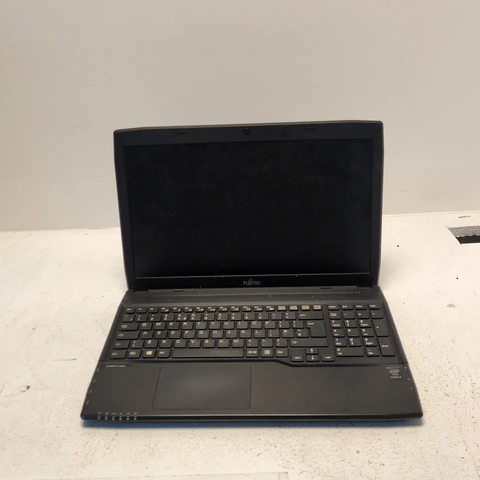 FUJITSU LIFEBOOK A544 LAPTOP – WINDOWS 8 PRO, DC 19V
