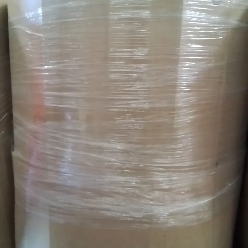 PALLET CONTAINING A LARGE QUANTITY OF HOSES