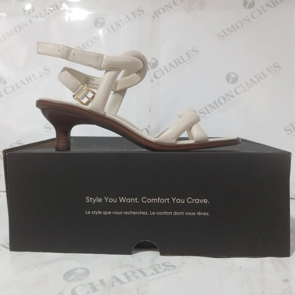 BOXED PAIR OF VIONIC OPEN TOE LOW HEEL SANDALS IN BEIGE SIZE 7