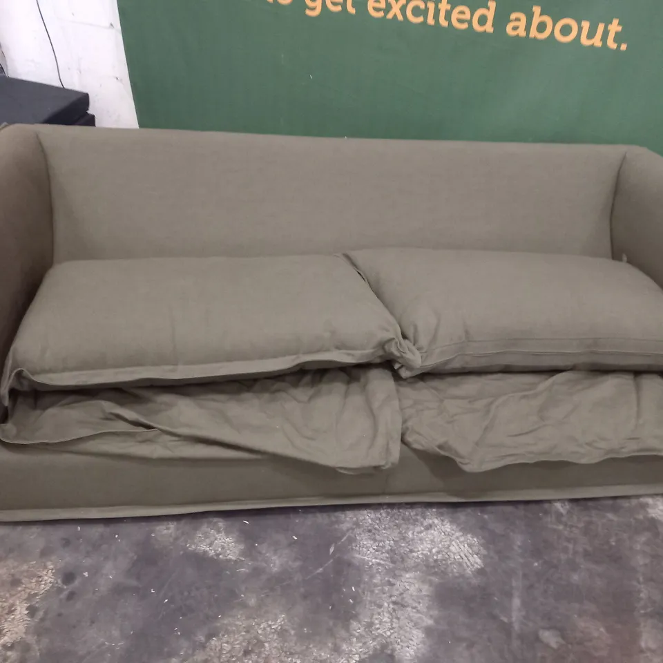 DESIGNER BRITISH MADE BLENHEIM TEXTURED BLEND GREEN FABRIC THREE SEATER SOFA AND TWO SEATER SOFA