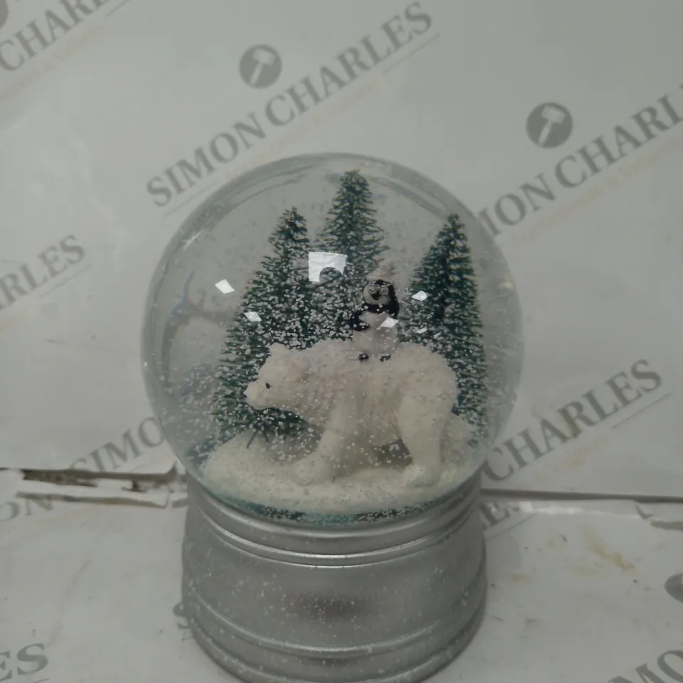 BOXED SANTA EXPRESS CHRISTMAS CHARACTER MUSICAL WATER SPINNER POLAR BEAR
