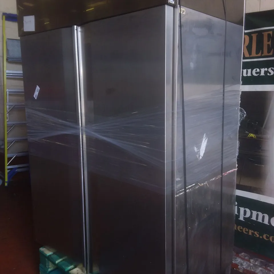 LARGE DOUBLE DISPLAY FRIDGE 