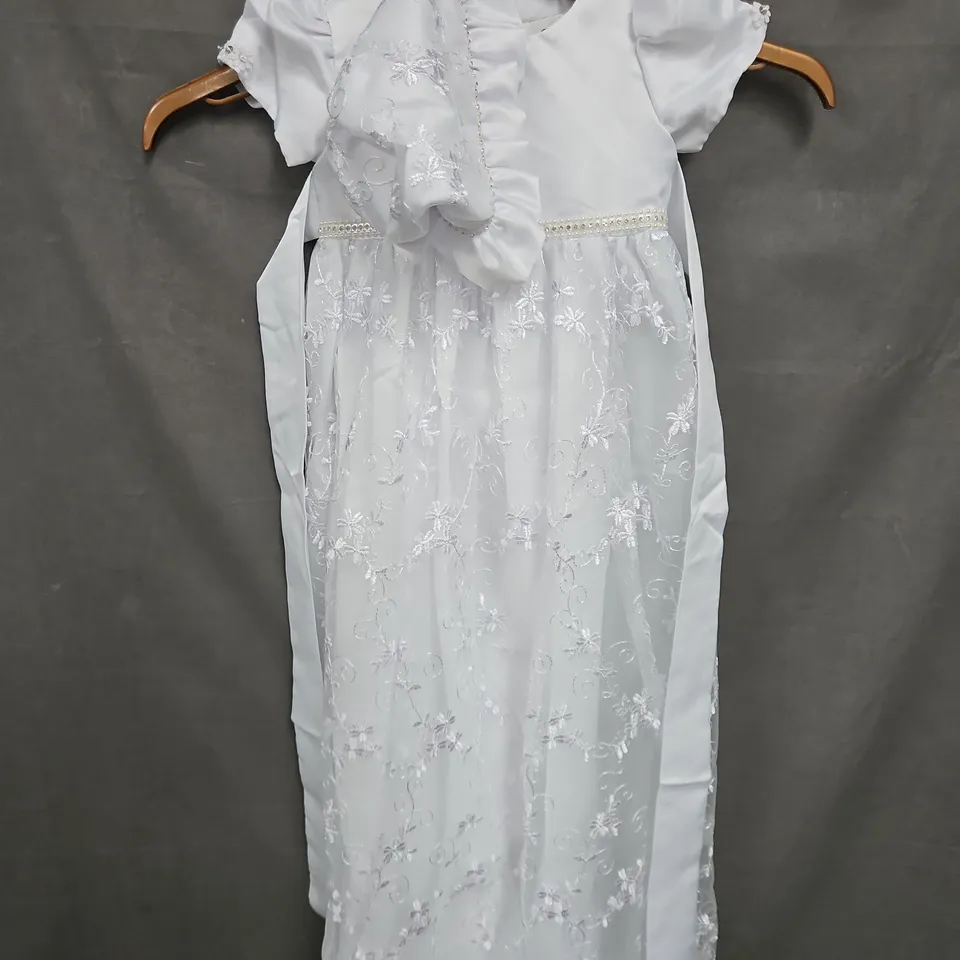 CINDA BABY CHRISTENING DRESS IN WHITE SIZE 3-6MONTHS