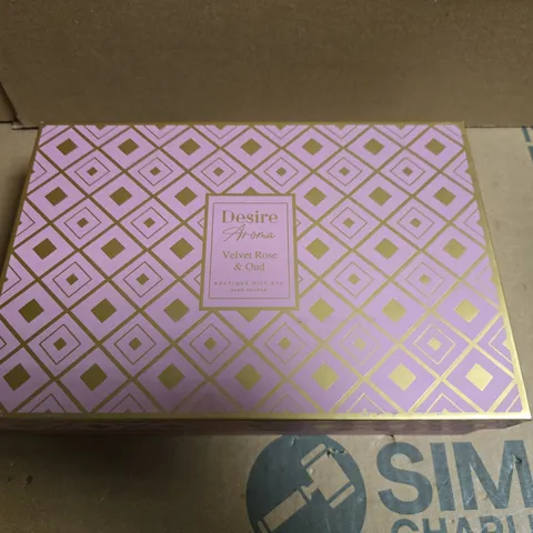 DESIRE AROMA VELVET ROSE & OUD BOUTIQUE GIFT BOX 