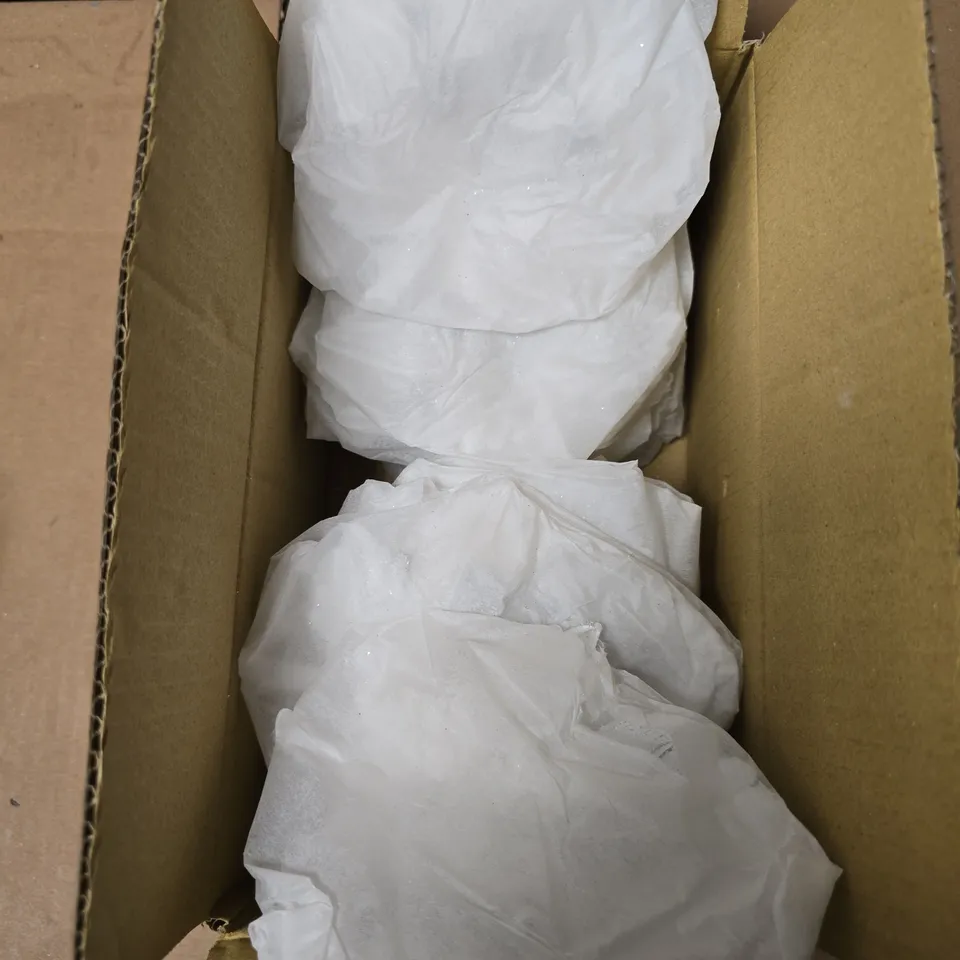 APPROXIMATELY 20 GISELA GRAHAM IRIDESCENT GLITTER LEAF TREE DECORATIONS