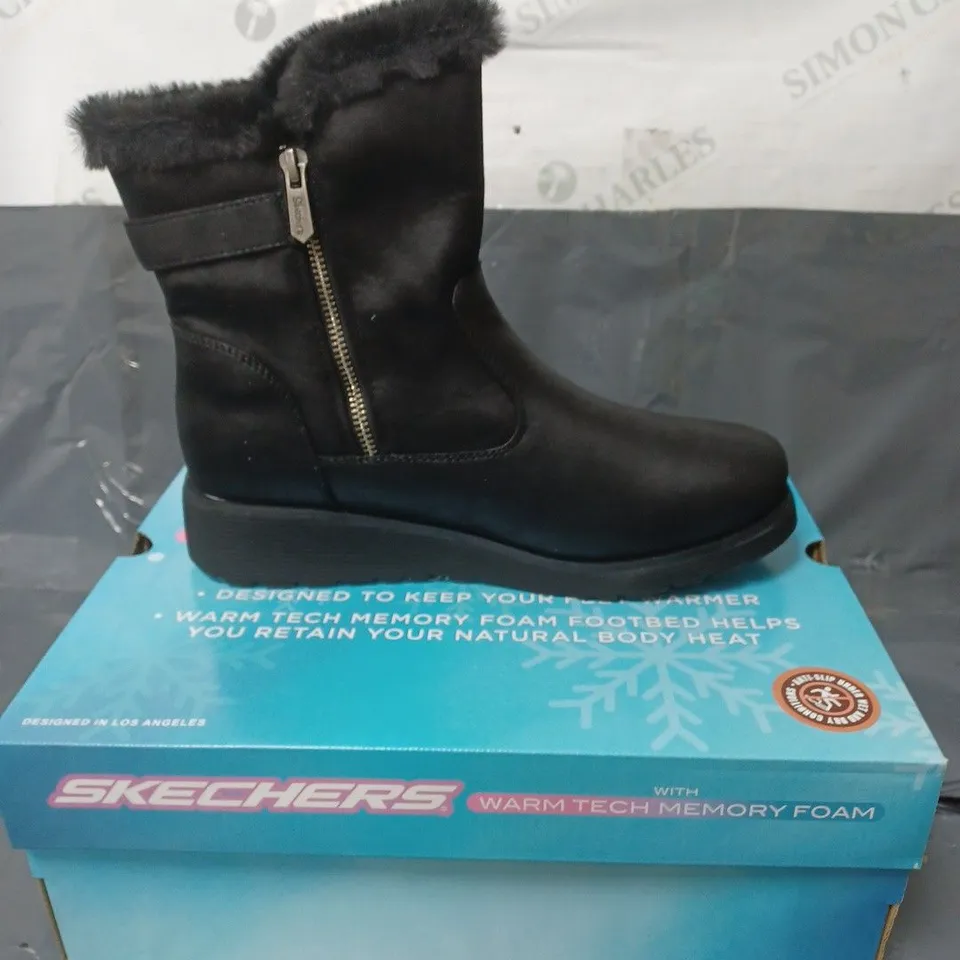 SKECHERS WARM TECH MEMORY FOAM BOOTS BLACK SIZE 6
