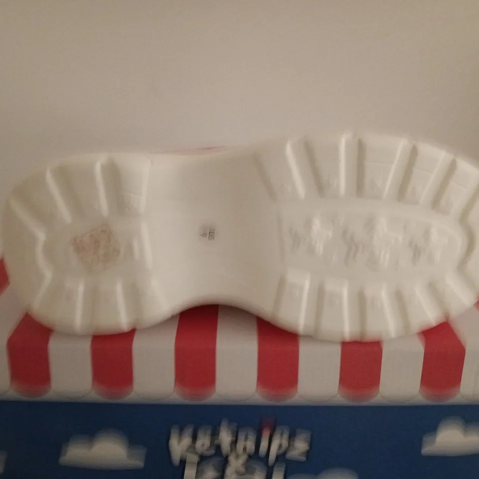 BOXED PAIR OF KETNIPZ X KOI LOVEABLE ANTICS TRAINERS - PINK - US SIZE 9