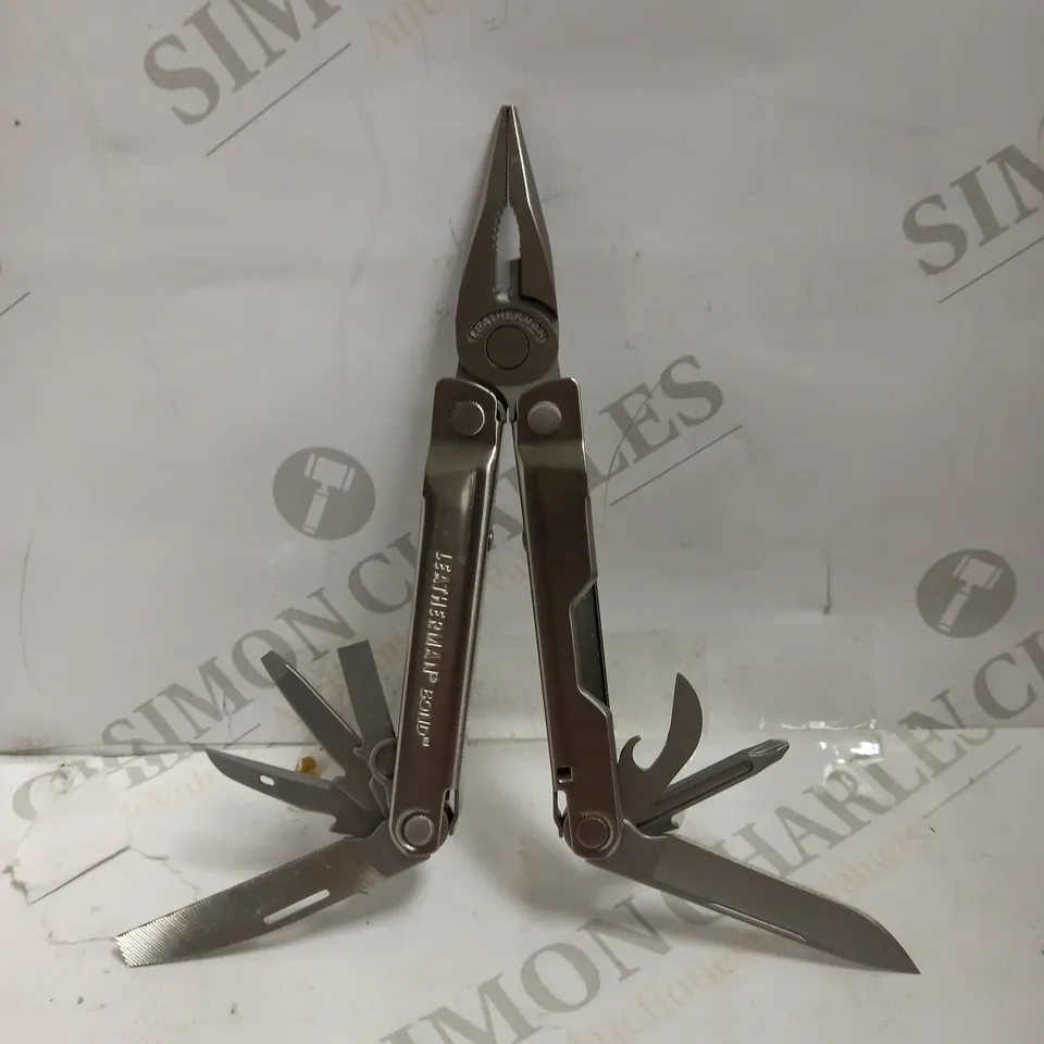 LEATHERMAN BOND MULTI TOOL - STAINLESS STEEL