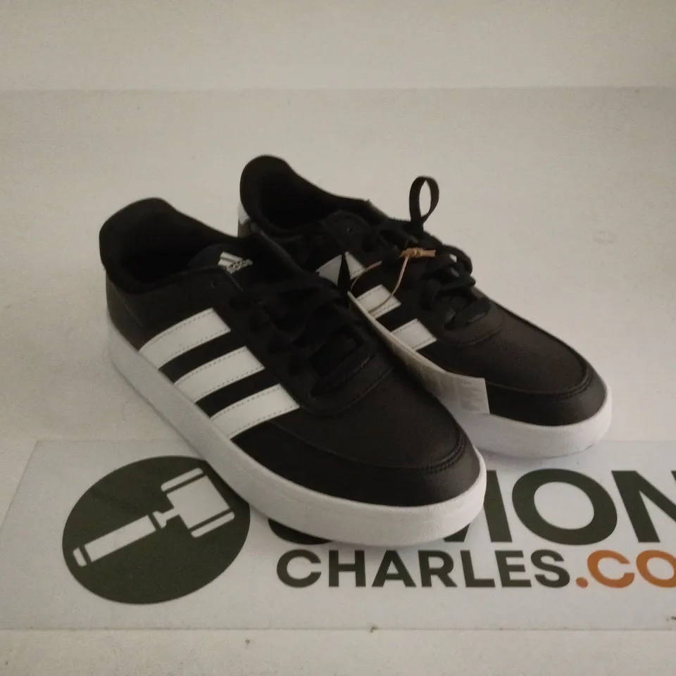 ADIDAS BLACK AND WHITE TRAINER SIZE 7