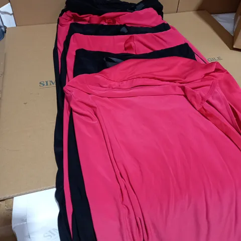 LOT OF APPROX. 6 X BEN DE LISI WRAP PENCIL SKIRT IN BLACK AND RED, SIZE 10 AND 12
